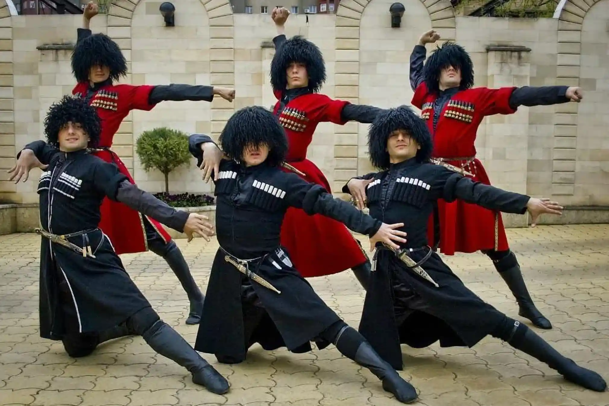 Грузины танцуют